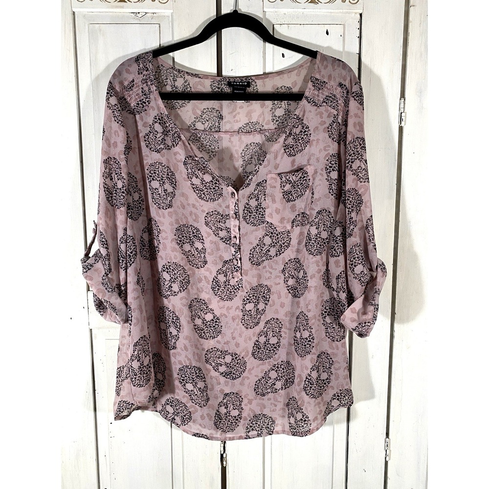 Torrid Blouse Sz 1 Pink Leopard Sugar Skull Print Sheer Button Front Pastel Goth - Picture 2 of 10